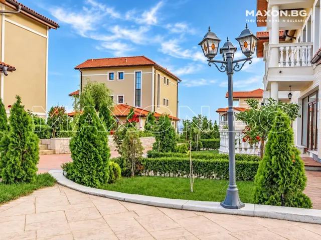 House Garden Complex — Галерия