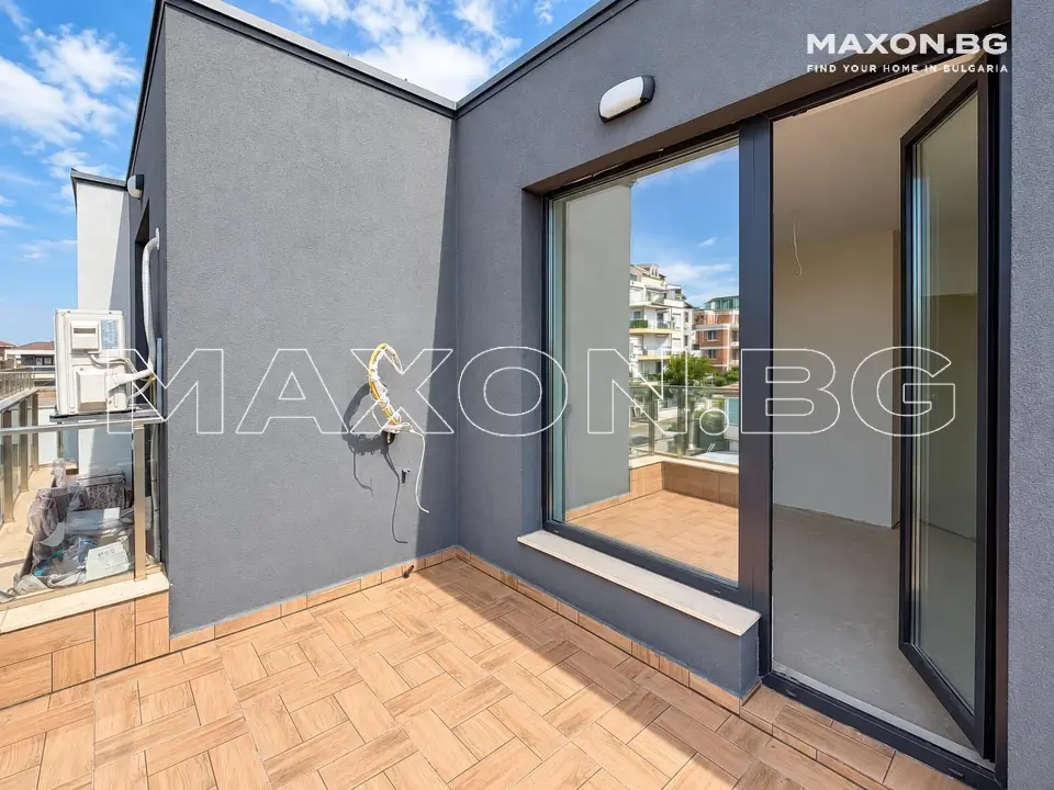 Тристаен с панорама море и гараж — Галерия